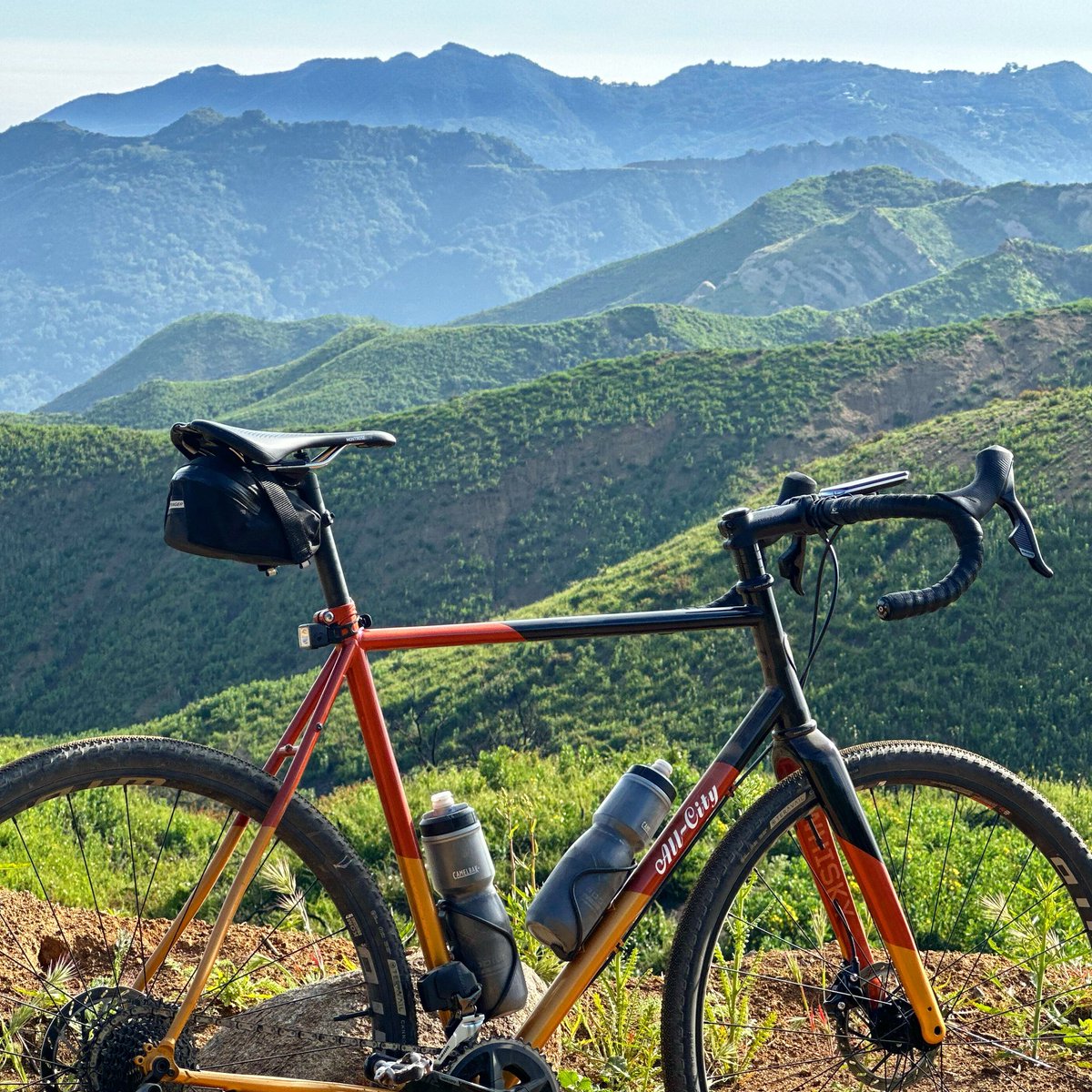 It was a good day. The view from my ride…

#lasucksforcycling #allcitycycles #cosmicstallion #gravelbike #fromwhereiride #viewfrommyride