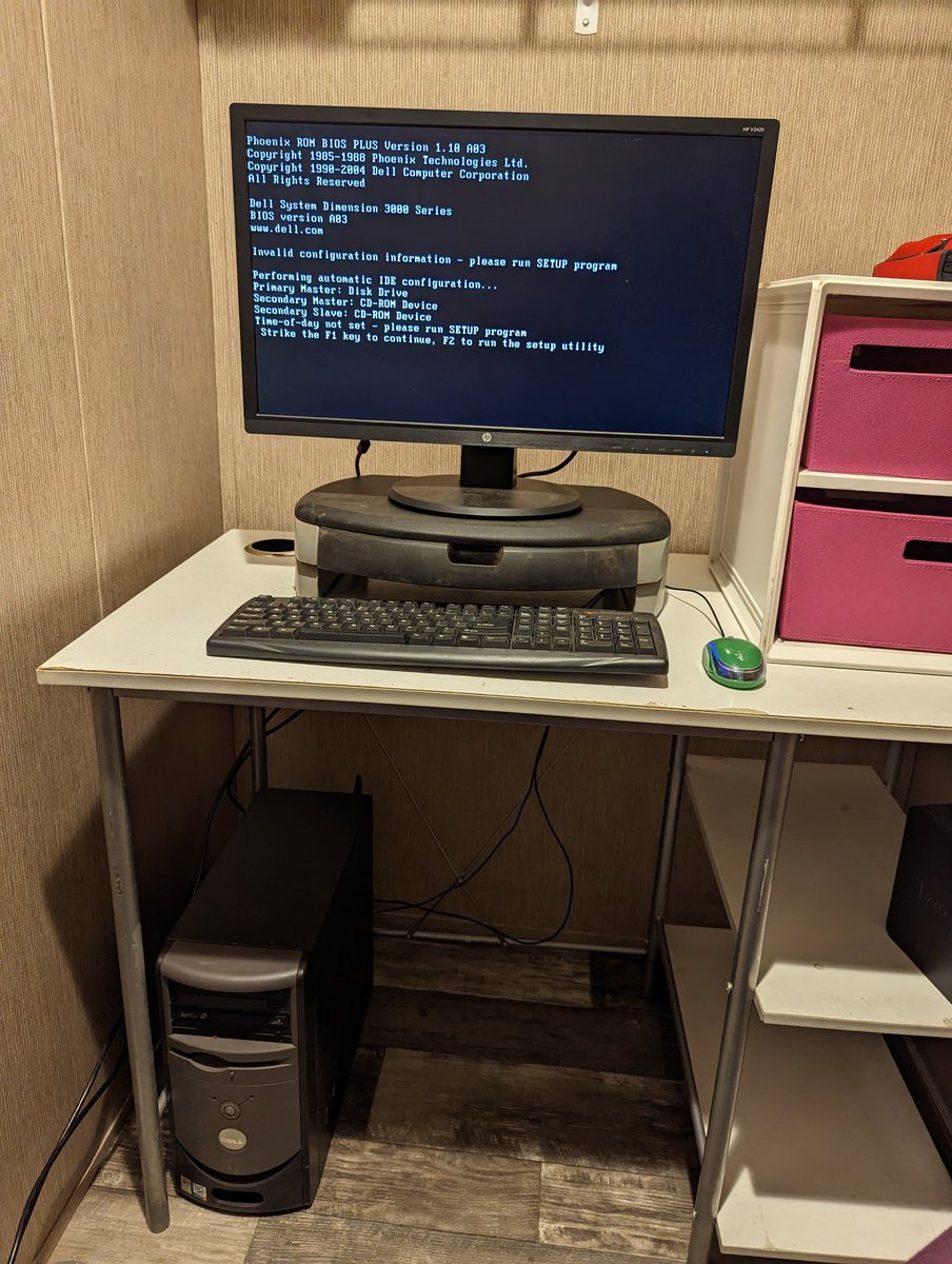 TaNeal's tweet photo. Until I upgrade this setup will have to do!  #OperationSongwriting is back!!! https://t.co/r6r0DJLUQz