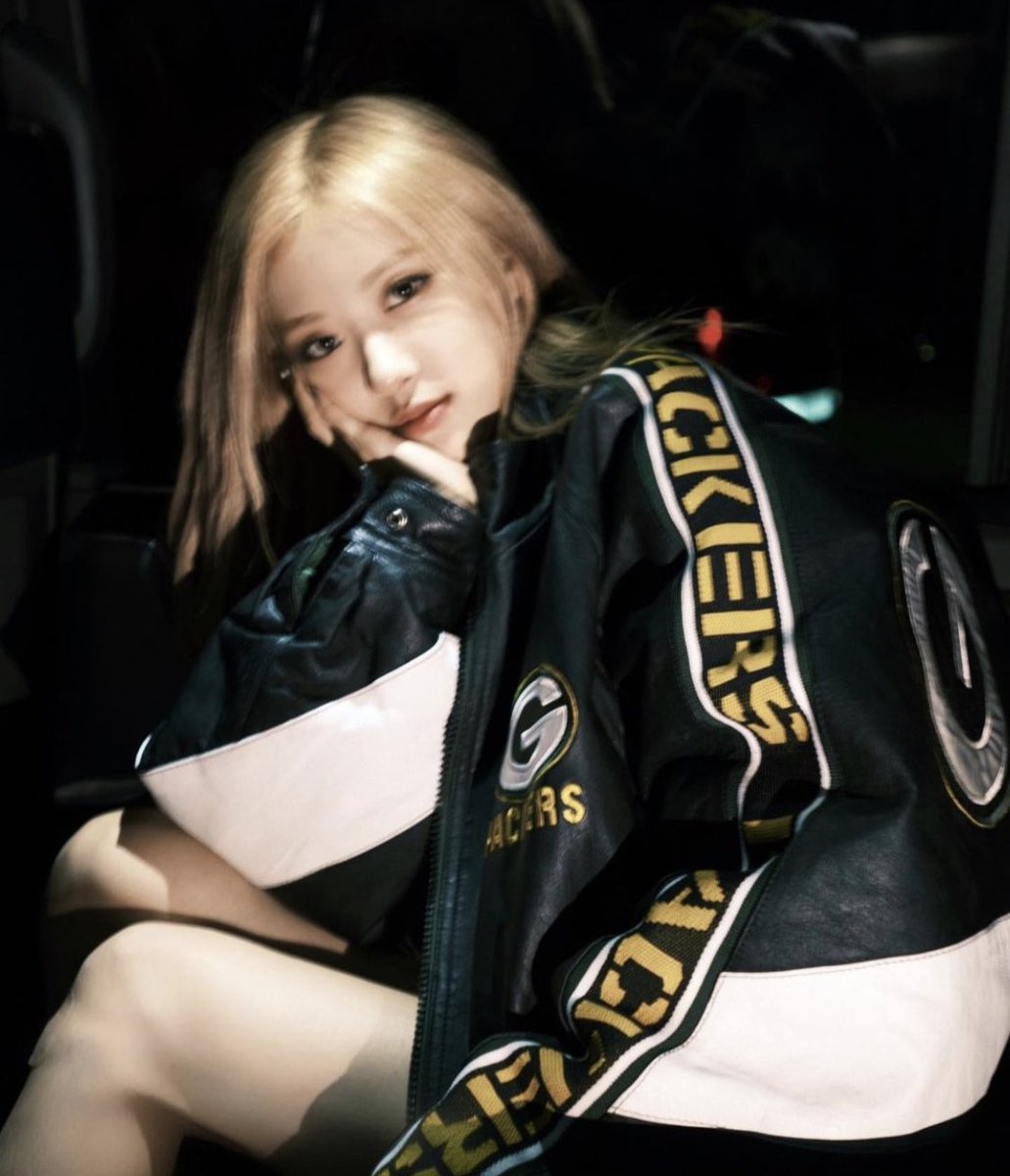 SHES SO PRETTY 

ROSÉ AT COACHELLA
#ROSÉCHELLA  
#BLACKPINKatCOACHELLA