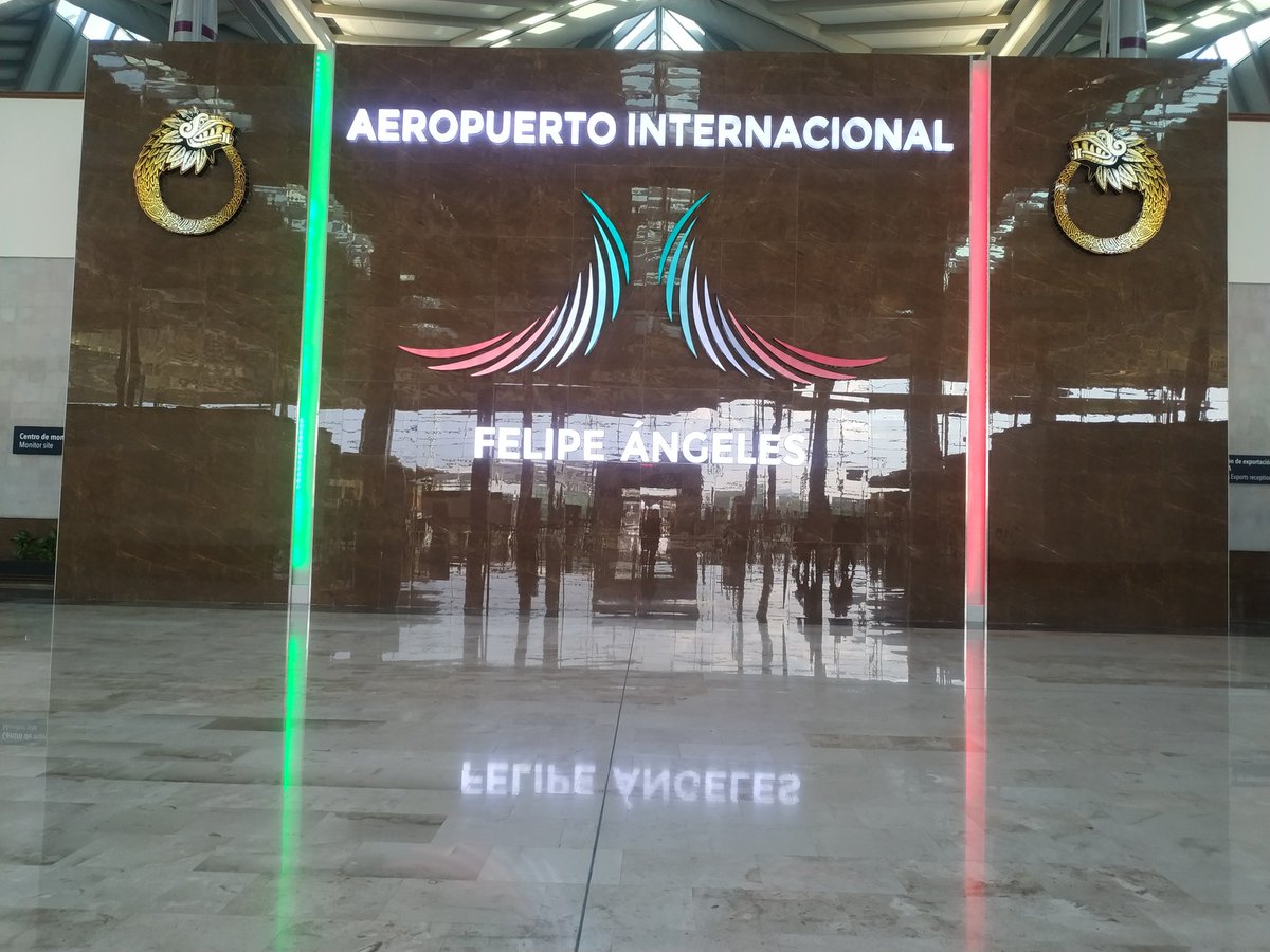 PeRySoL's tweet photo. Esté es el Aeropuerto Internacional Felipe Ángeles 😄🥰🤗🥳😍🤩🥰👏🏼
#Orgullo4T
#EsUnHonorEstarConObrador 🥰🧓👏🏼👏🏼👏🏼👏🏼💚 https://t.co/qdmspMHI9g