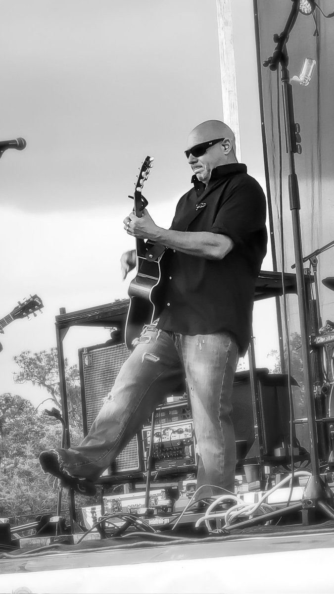 JessSerc's tweet photo. @SisterHazelBand https://t.co/GD78HcYtnt