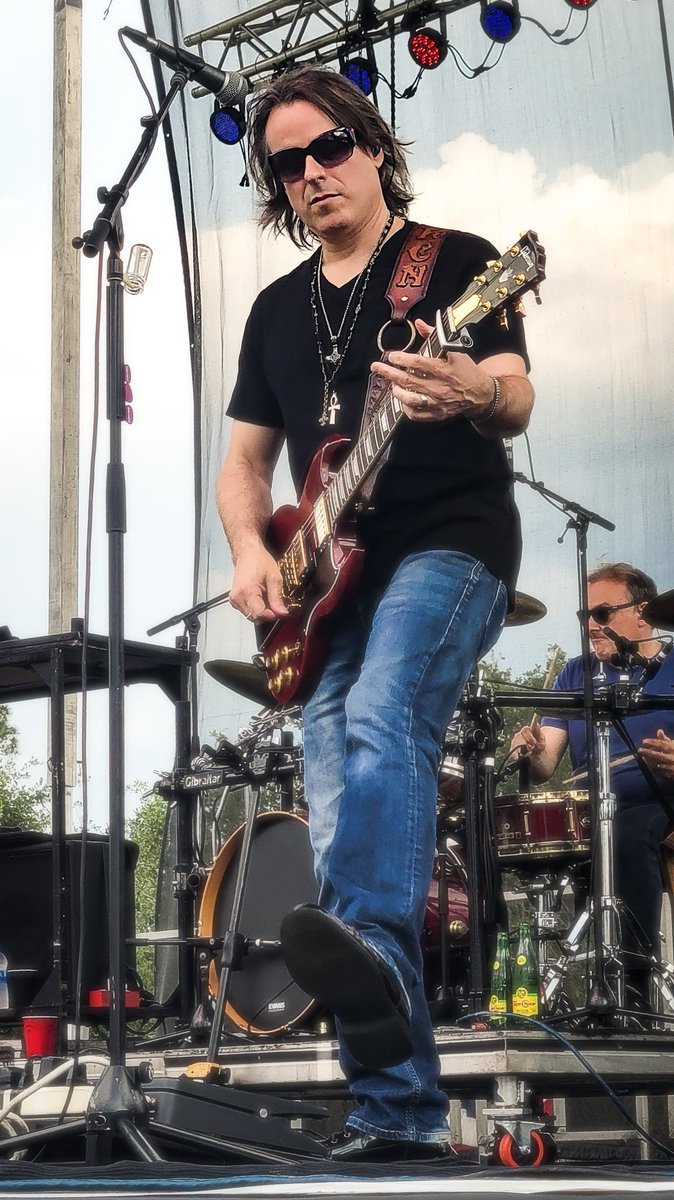 JessSerc's tweet photo. @SisterHazelBand https://t.co/H1Pa52KTOO