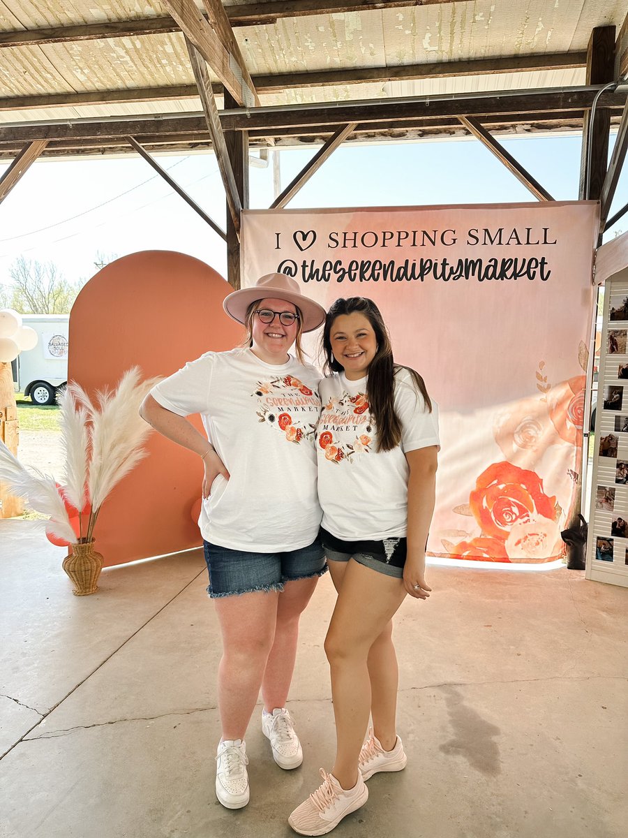 Me n this girly pop just pulled off our first ever market and it went absolutely fabulous. Sleeping for next month tho. Social meter drained. Goodnight. xo