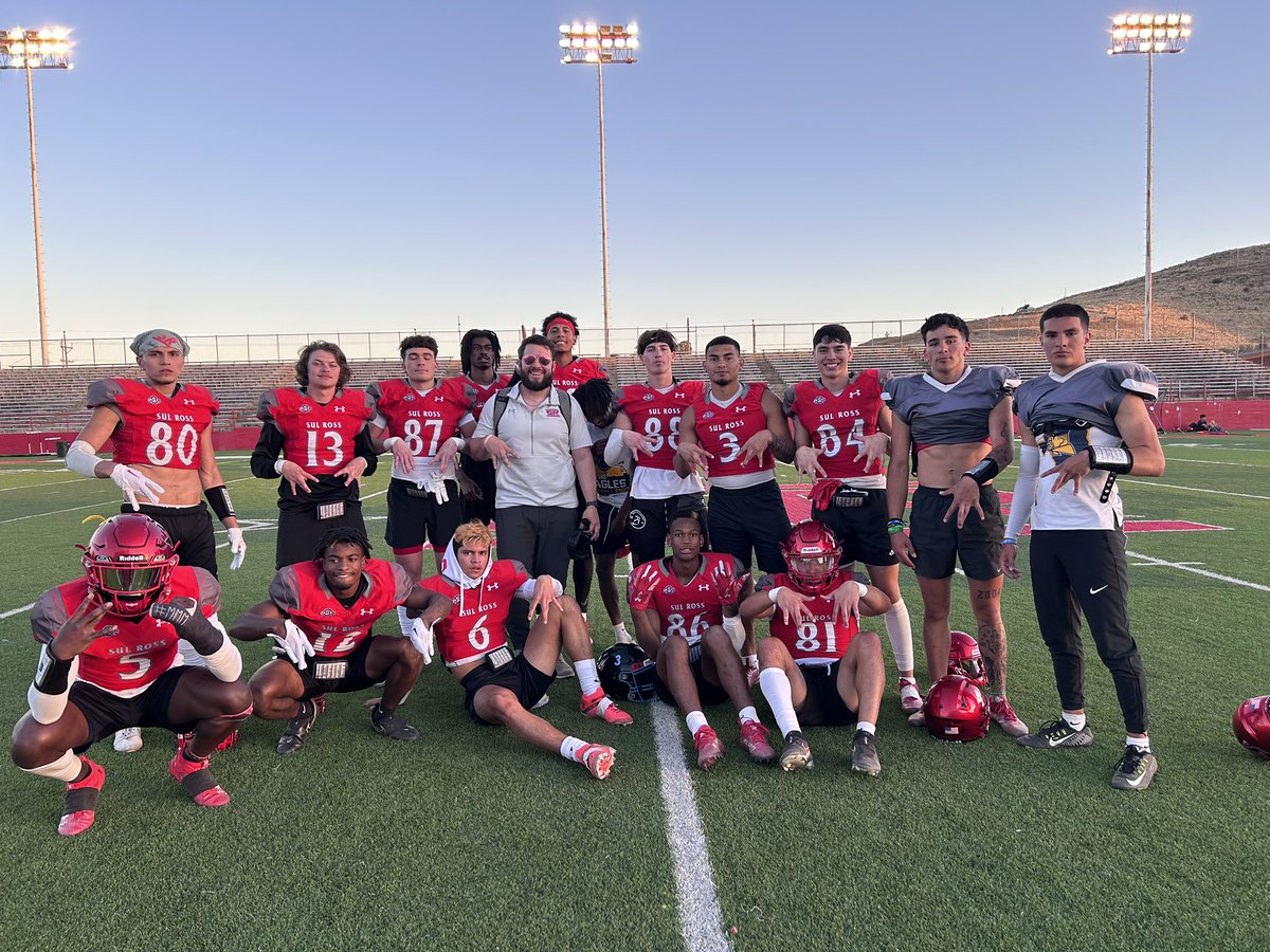 andrew martinez † tweet media