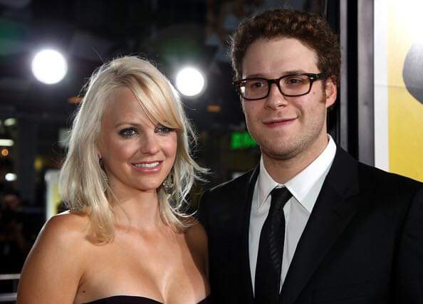 Happy birthday Seth Rogen with Anna Faris.      