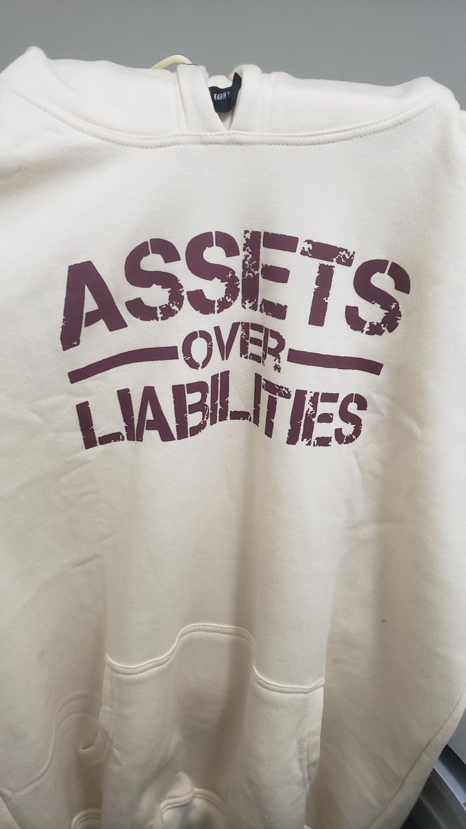 BrotherKennyX1's tweet image. A good friend gifted me this hoodie today from @EarnYourLeisure
STRIVING TO MAKE CHANGES,SO THE FUTURE GENERATIONS WON'T HAVE TO GET IT OUT THE MUD...💰
#assetsoverliabilities
#passiveincome
#highlevelconversations