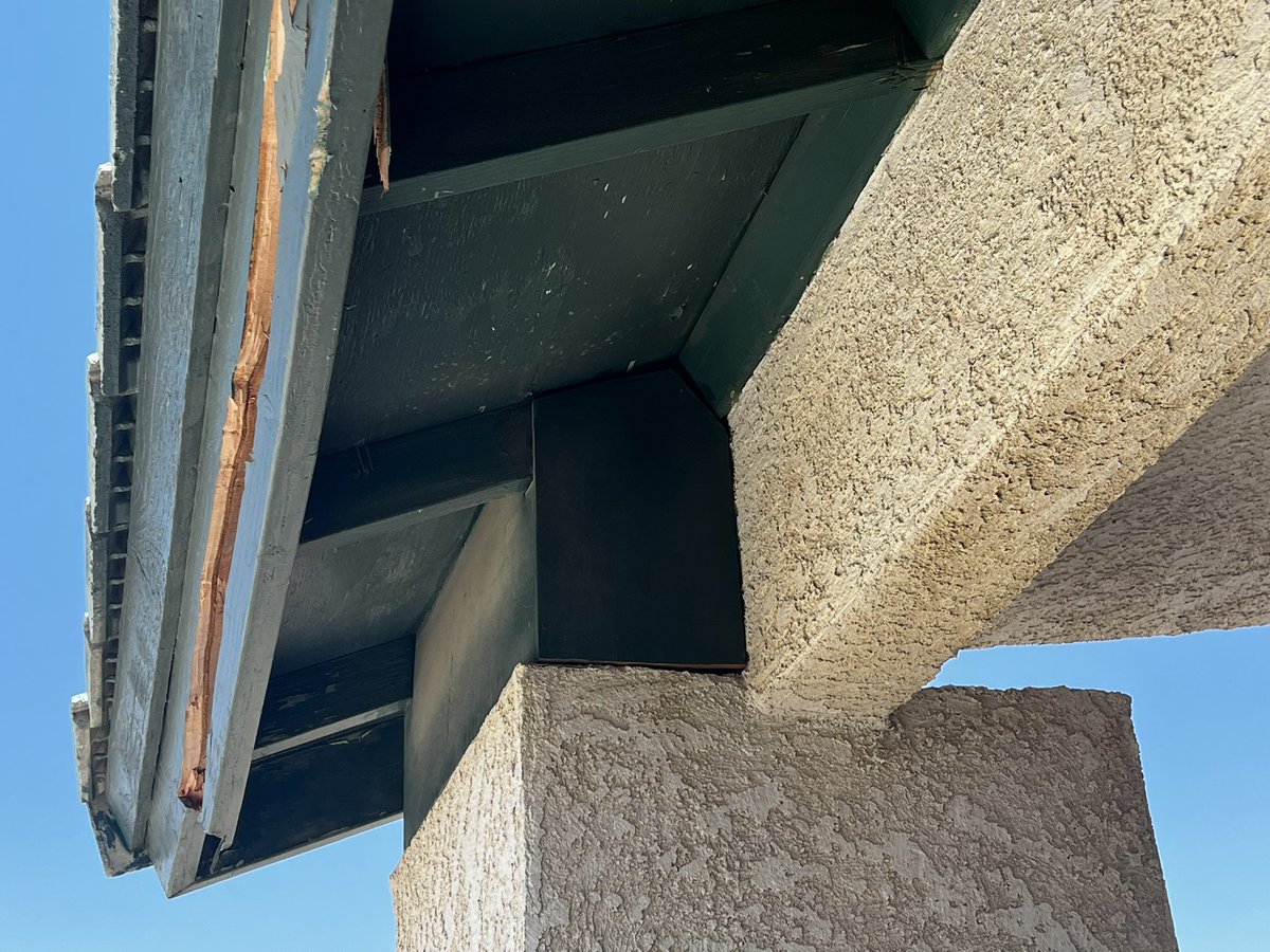 krykamkeyjus's tweet image. @amazon Your driver hit my house trying to drive through my portico &amp;amp; drove off! 100K + in structure damage. Customer service sucks. Now I have to file a claim &amp;amp; police reports because of your driver #hitandrun #driverfail #bebetter #dobetter @JeffBezos #notright #RetweeetPlease