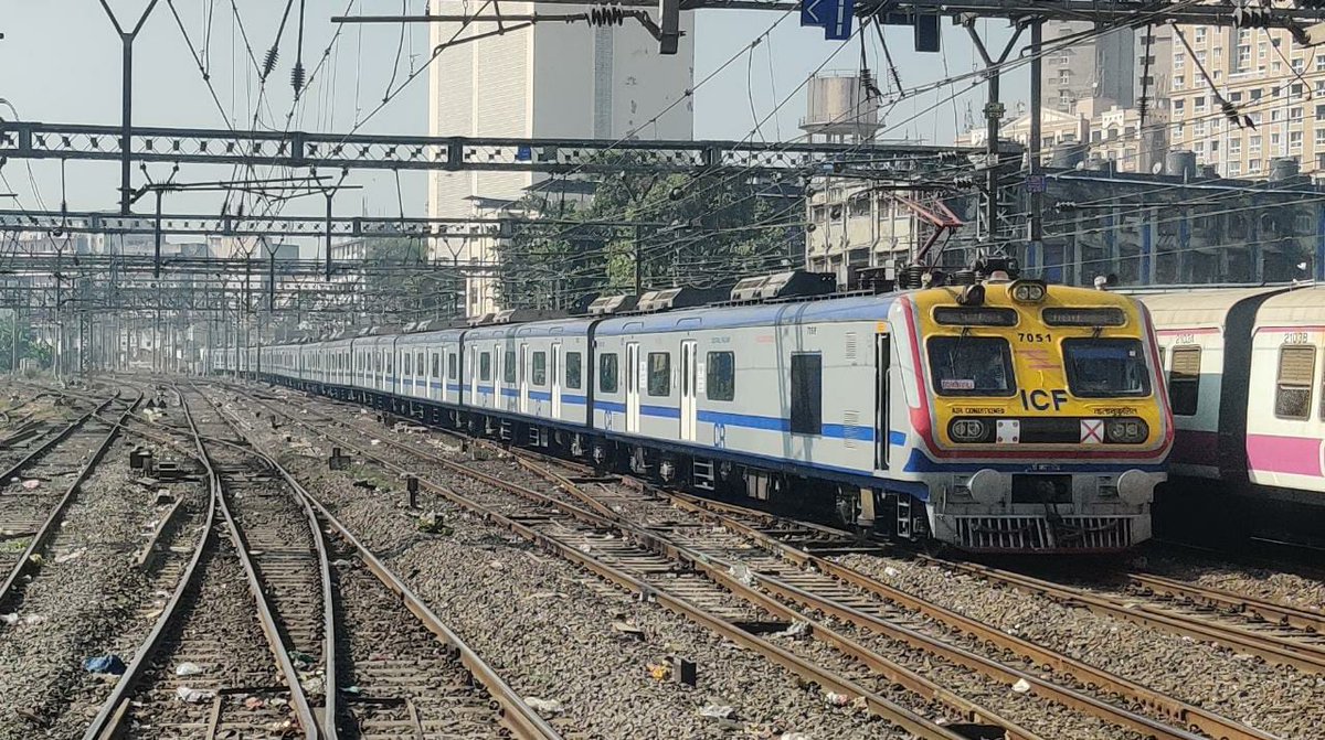 Central_Railway's tweet photo. भारतीय रेल्वे: 170 वर्षांचा गौरवशाली प्रवास...

Indian Railway:  A glorious journey of 170 years...

It all started from Mumbai on this day 170 years ago (16.04.1853)
#TodayInHistory 

@RailMinIndia https://t.co/VqoXDEHePV