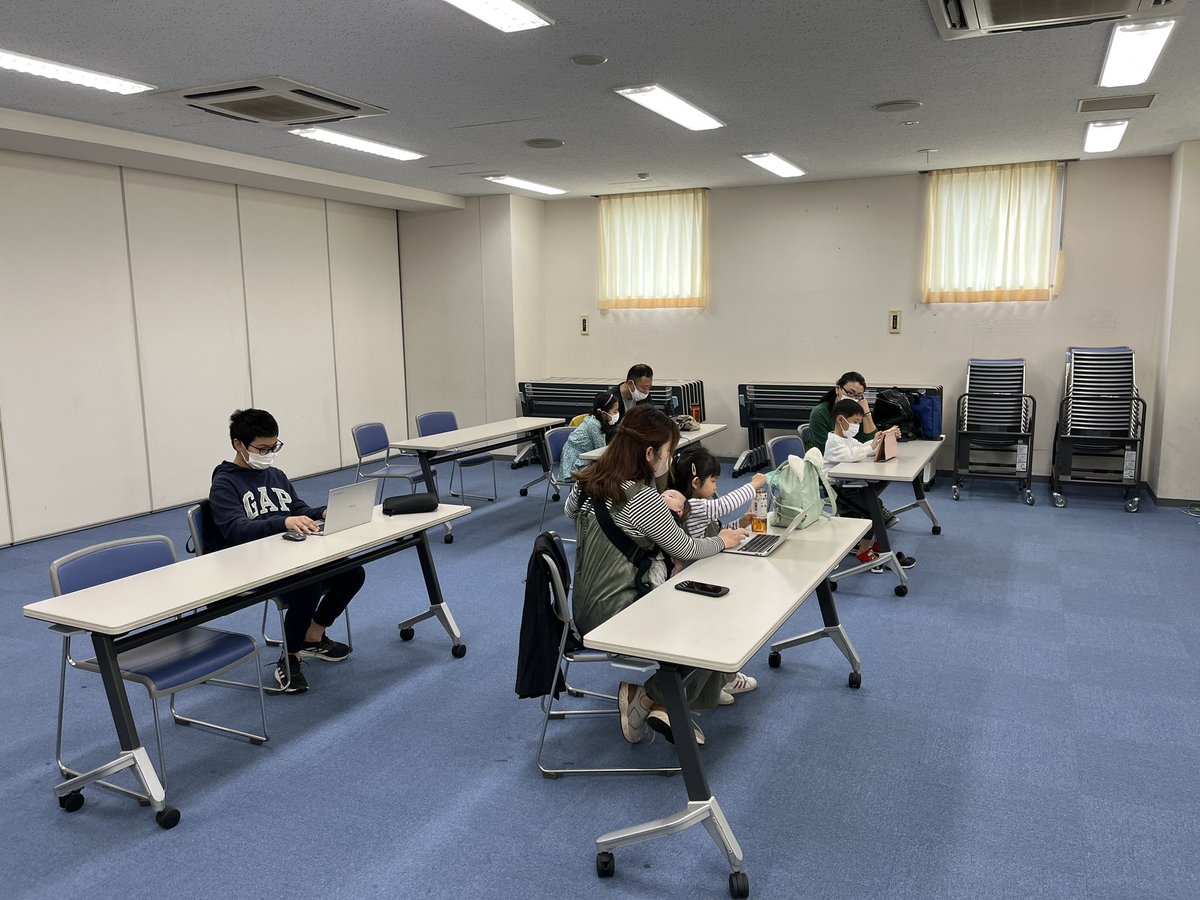 CoderDojoYachiy's tweet image. 第07回 CoderDojo 八千代を開催しました。写真の通りみんな集中して取り組んでましたが、発表タイムはニンジャ同士で盛り上がっていました🥷!  #CoderDojo #八千代