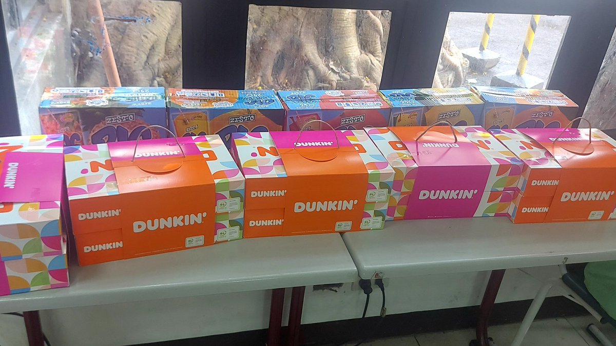 flamingmings's tweet photo. Stories have power.
Stories comfort, teach, and inspire.

Hoping these stories create positive change in each and every kid just like how SB19's stories inspire all of us

Of course, we added some snacks from Ninang @dunkinph too! 

#SB19
@SB19Official https://t.co/pCyutkHEY6