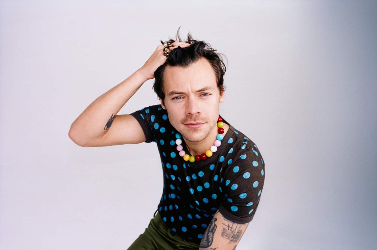 Adorosustuits1's tweet photo. @Indie5051 No importa porque Benito jamás podrá ser Harry Styles 😍 https://t.co/Qj0BWJWYZB