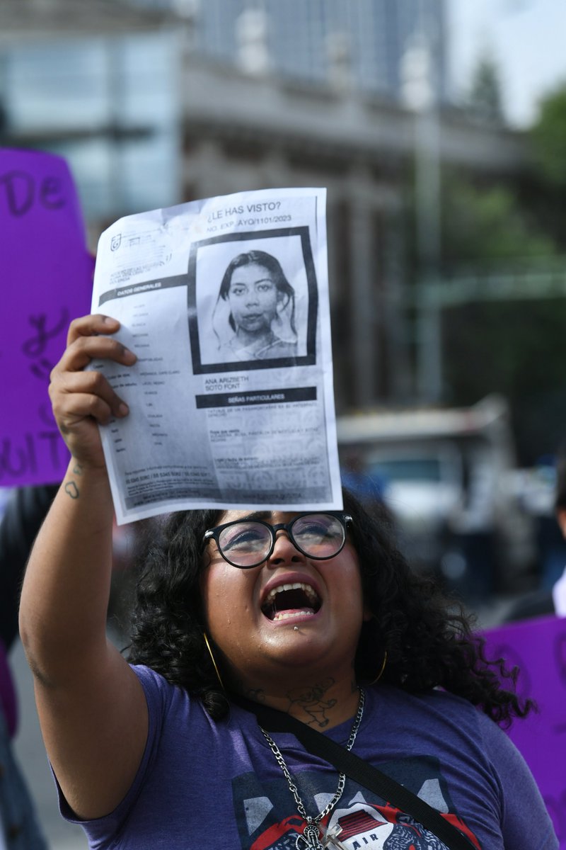hoysololeslie's tweet photo. #Inof está viva gracias a la investigación de sus conocidxs que organizaron brigadas de búsqueda.El  supuesto captor  fue liberado sin más, los familiares señalan a Karina Bravo funcionaria del Ministerio Públilco por dejarlo ir y evitar el debido proceso... #nosqueremosvivas https://t.co/ddsMox2PcX