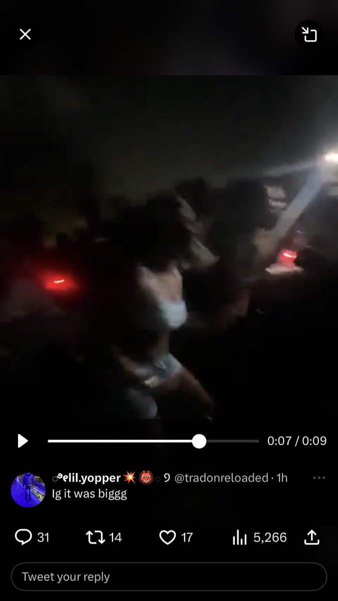 futurewife___'s tweet photo. i swear akayla b w the shitt 😂😂 she b ready to fight evbb 😂😂😂😂 https://t.co/kHb4Q6suXS
