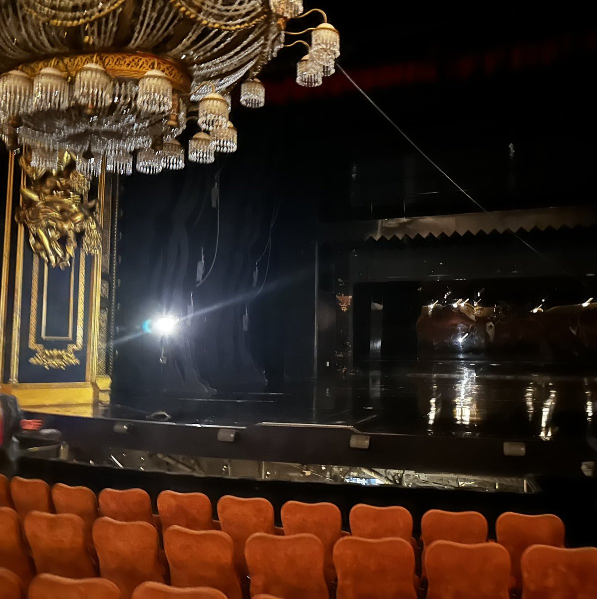 BrigidNYC's tweet photo. 🎭 #HappyTrails #PhantomBway! ❤️
#PHANTOMFAREWELL!
Final performance (public) 
#PhantomOpera 
Phantom Of The Opera #NYC 
#PhantomBroadway 
Andrew Lloyd Webber https://t.co/ys1fLMtNdG
