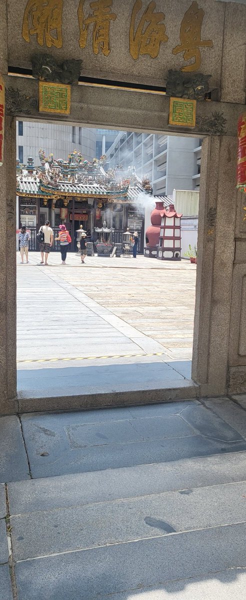 mobilemigrant's tweet photo. Exploring religiosity one sacred place a time. The #sacred landscape of #Singapore. Yueh Hai Ching Temple. #singaporeheritage #sacredgeography https://t.co/CR2Ekp52R9