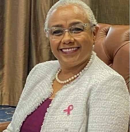 Who is the best Mama Taifa ❤️....

Like ❤️ Mama Racheal Ruto &amp;
Retweet 🔁 widely for Margret Kenyatta,,