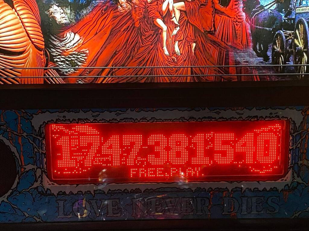 STPinball's tweet image. New flippers feel better. Much better. #pinball #flippers #williams #dracula #bramstokersdracula