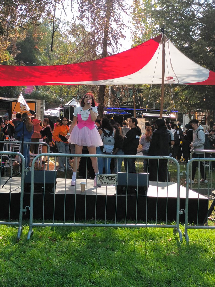 cortesvaury's tweet photo. Que buen show en #Gamercity llegue a escuchar un tema de dragón Ball me quede y simpática talento, que no conocía, primera ves que la veo en vivo me sorprendió. https://t.co/TASe1diBBZ