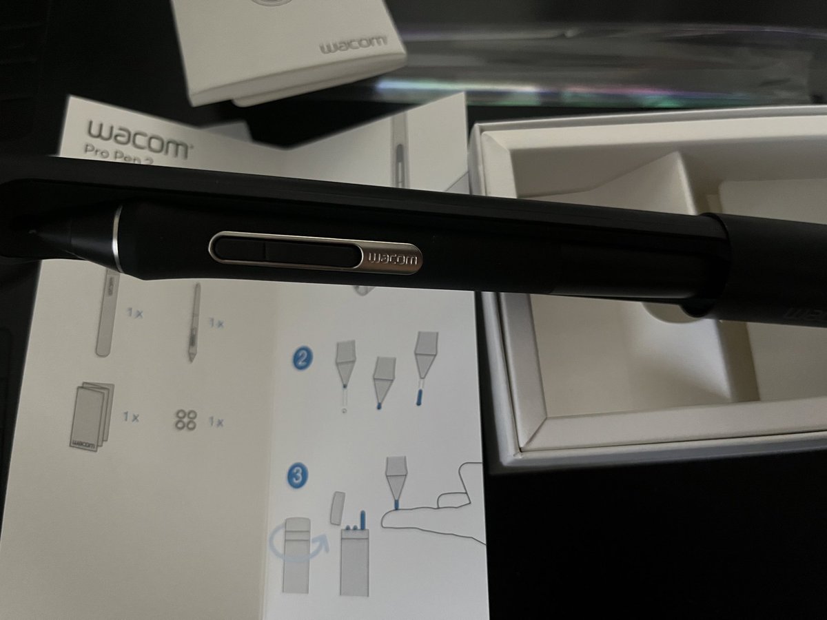 すごい苦労して開けました。
スライドするんかい！ https://t.co/V9VRjZvJXq