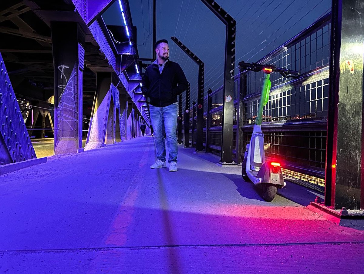 Just a couple of Med Lab Professionals taking in the sights at the #YEG High Level Bridge lit for National Med Lab Week 💜🔬🥼. <a href="/csmls/">CSMLS / SCSLM</a> <a href="/CityofEdmonton/">City of Edmonton</a> 

#LabWeek #SeeTheLab #LightTheBridge #SeeTheUnseen