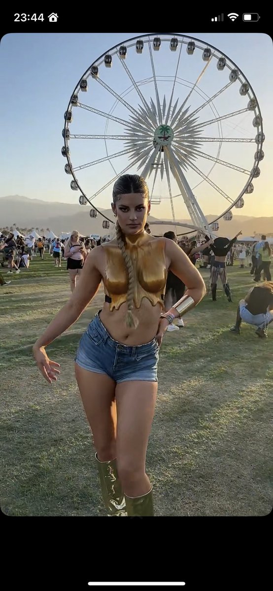 thatsme_shuggat's tweet photo. Can we talk about how good @HannahStocking looked at Coachella though! 😍😍😍🥵🥵🥵🥵🥵 https://t.co/Hxoz2w7mWj