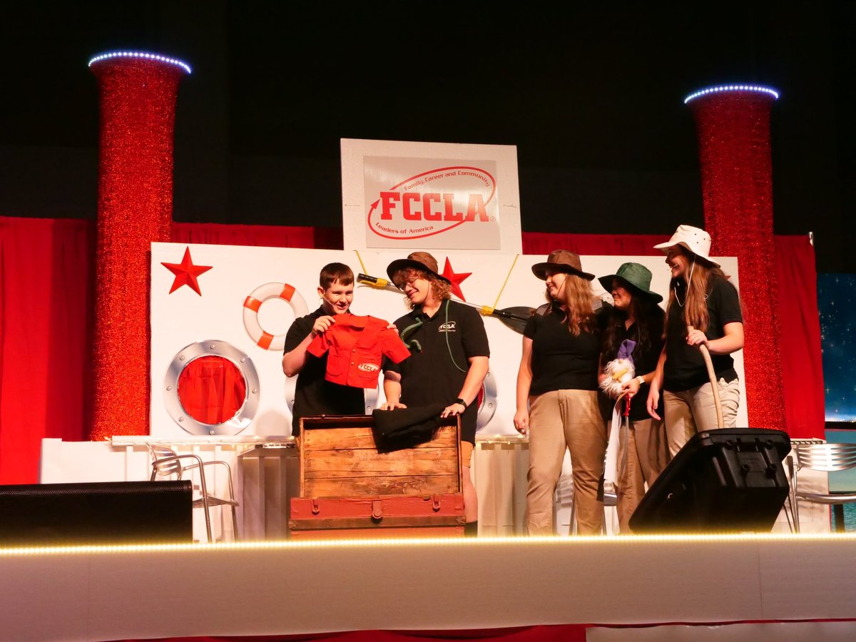 virginiafccla's tweet photo. Thank you to our members for your #incREDible participation in the 2023 Virginia #FCCLA State Leadership and Recognition Conference in Virginia Beach! The #VAFCCLA State Executive Council has been so excited to connect with you at #SLRC23. #FamilyAndConsumerSciences #FCCLAfamily https://t.co/AVnHsX3Vmw