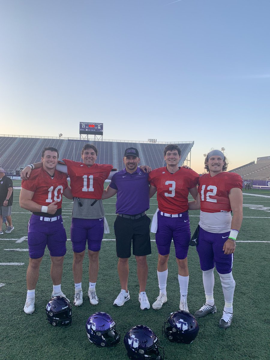 Spring Ball ‘23 complete. Blessed to work with a talented group of QB’s. The future is bright for the Texans!

#QBsWork