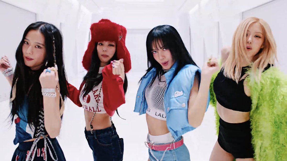 tracklist's tweet photo. BLACKPINK é o primeiro ato de K-Pop a ser headliner do Coachella! #BLACKPINKatCoachella https://t.co/Tg64facG2G