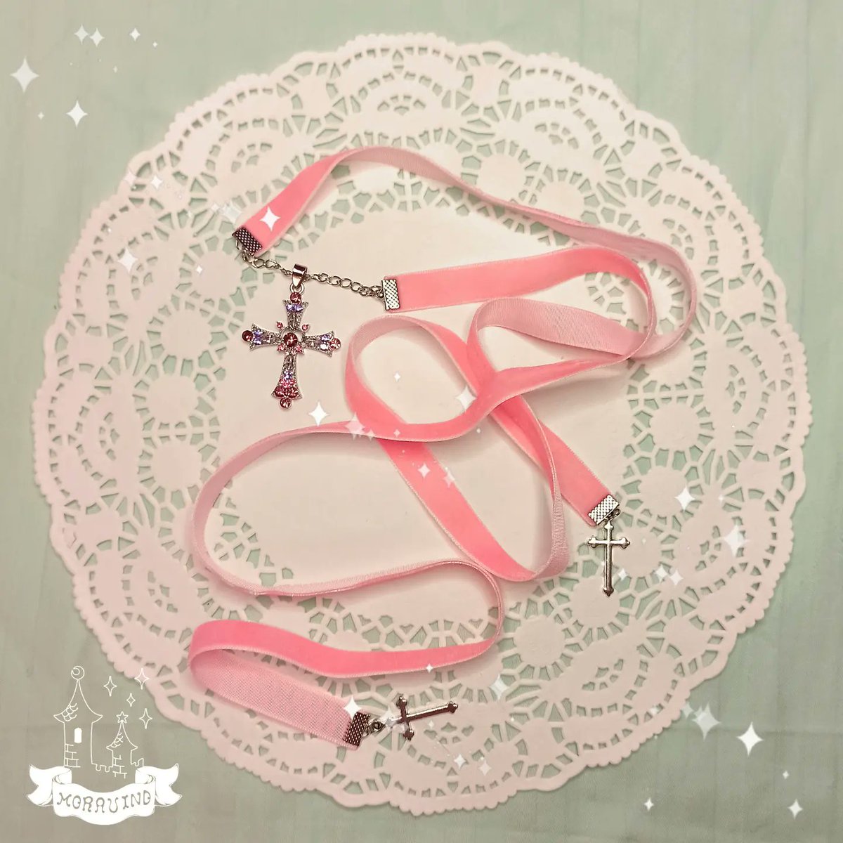 Moravind1's tweet photo. 🖤Sweet Gothic choker 🖤
You can buy one for just 12$!🌸💕
#moravind #lolitafashion #gothgirl #gothiclolita #kawaii #sweet #cute #vampire #sweetlolita https://t.co/xMTKIXuU2O