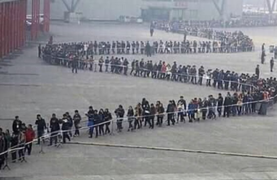 faiththegemini's tweet photo. what artist could you wait in this line to get tickets for? https://t.co/5FEszAfMrl