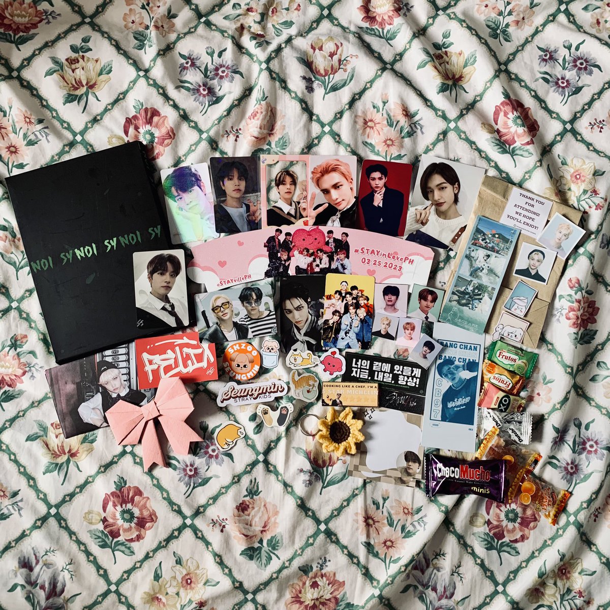 rochisumett's tweet photo. My first SKZ CSE! TYSM to the organizers for this event! & to all the fellow STAYs I met at the event! Thank you rin po sa mga namigay ng freebies 🥹💚
@NorthSTAYEvents @allforskzph @SHEstay_ @foxinyhaul @eicargxx
#Studio_STRAYKIDS
#NorthSTAYSwithSKZ
#StrayKids5thAnniversary https://t.co/7FHIQtw1XR