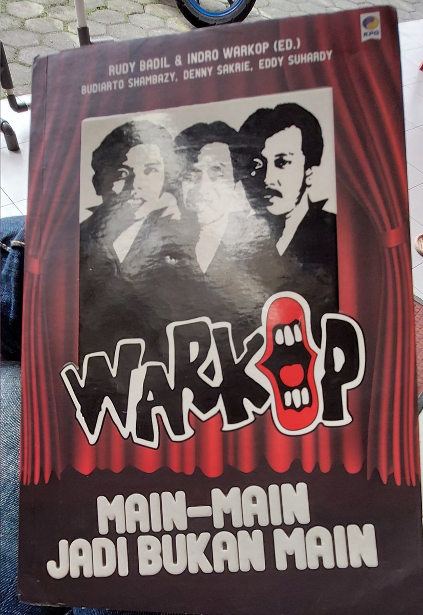Buku ini buku lama ada di rak dan belum tersentuh.. marilah mulai lagi.. ahhaha.. the legendary warkop DKI. *sambilNunggudiBengkel
