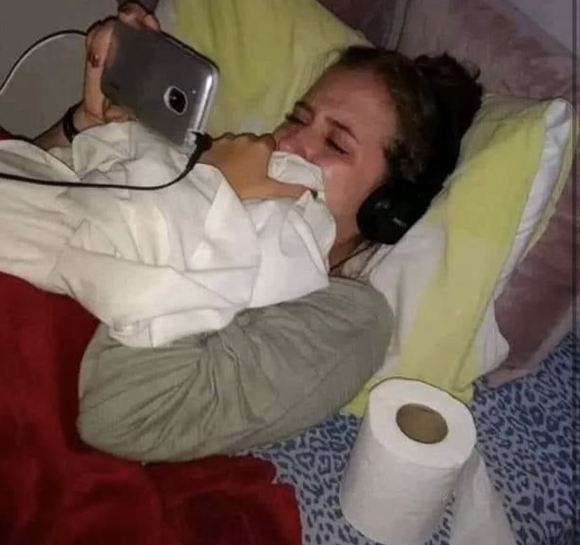 Jorge_luis_agr's tweet photo. La Rosalia y Rauw Alejandro en coachella /// Yo en mi cama 🥹 

#MOTOCHELLA https://t.co/EbmNm6jiUB