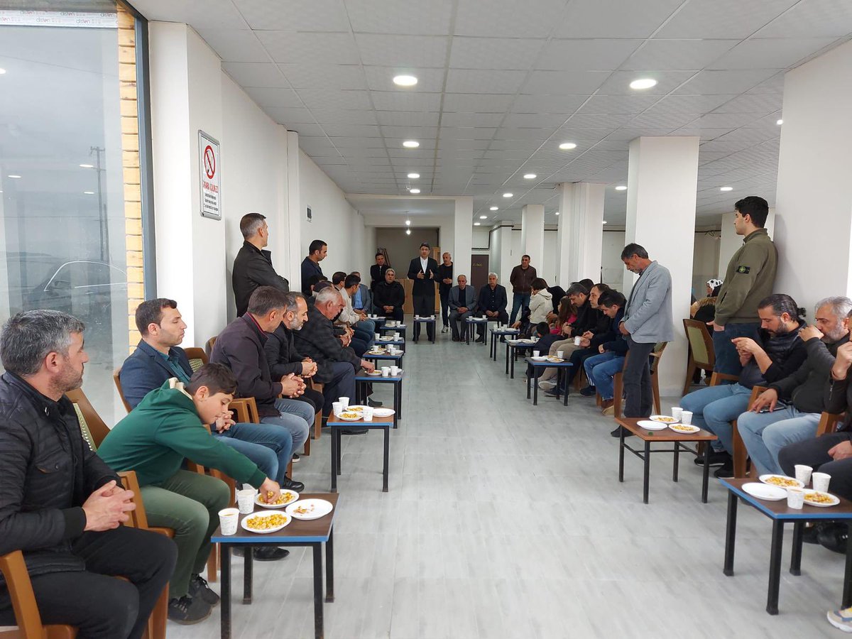 feyzikzl's tweet photo. Miletvekili adayımız @Korkutata_Zeki ile birlikte #Simani Mahallemizde vatandaşlarımızla bi araya gelerek sohbet ettik. https://t.co/daADiVFTFj