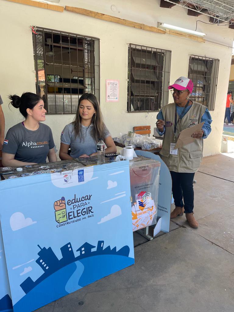 Junto a <a href="/AMEAmagistradas/">AMEA - Asociación de Magistradas Electorales</a>, también se encuentra en #Paraguay🇵🇾 en misión de #ObservaciónElectoral con perspectiva de género, la jueza titular y encargada de la División de Igualdad de Género del Tribunal, <a href="/Rosapdeg/">Rosa Perez</a>. ⬇️

#EleccionesPy2023🇵🇾