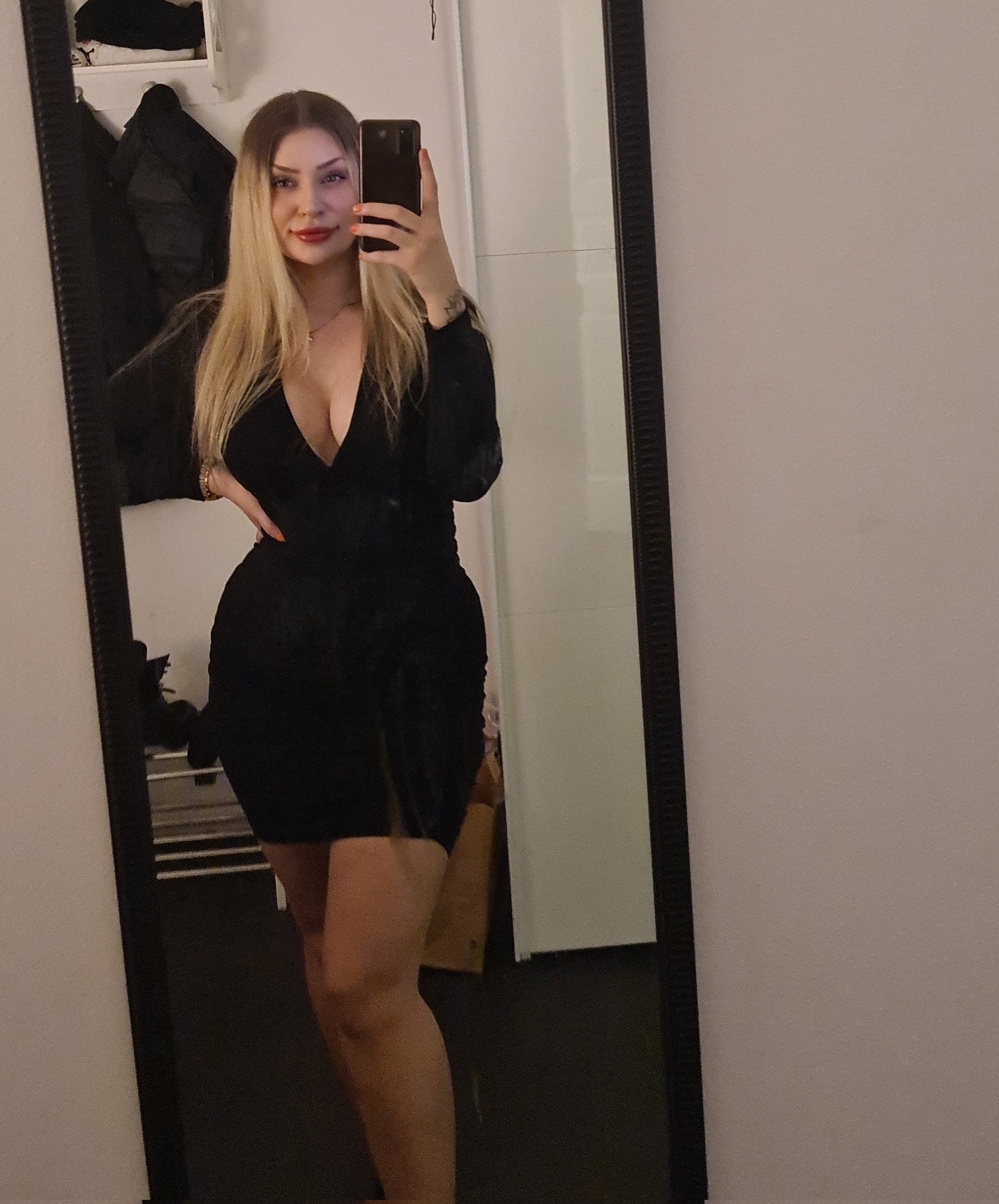 Glad Valborg 🥳 https://t.co/l0ecKXamum