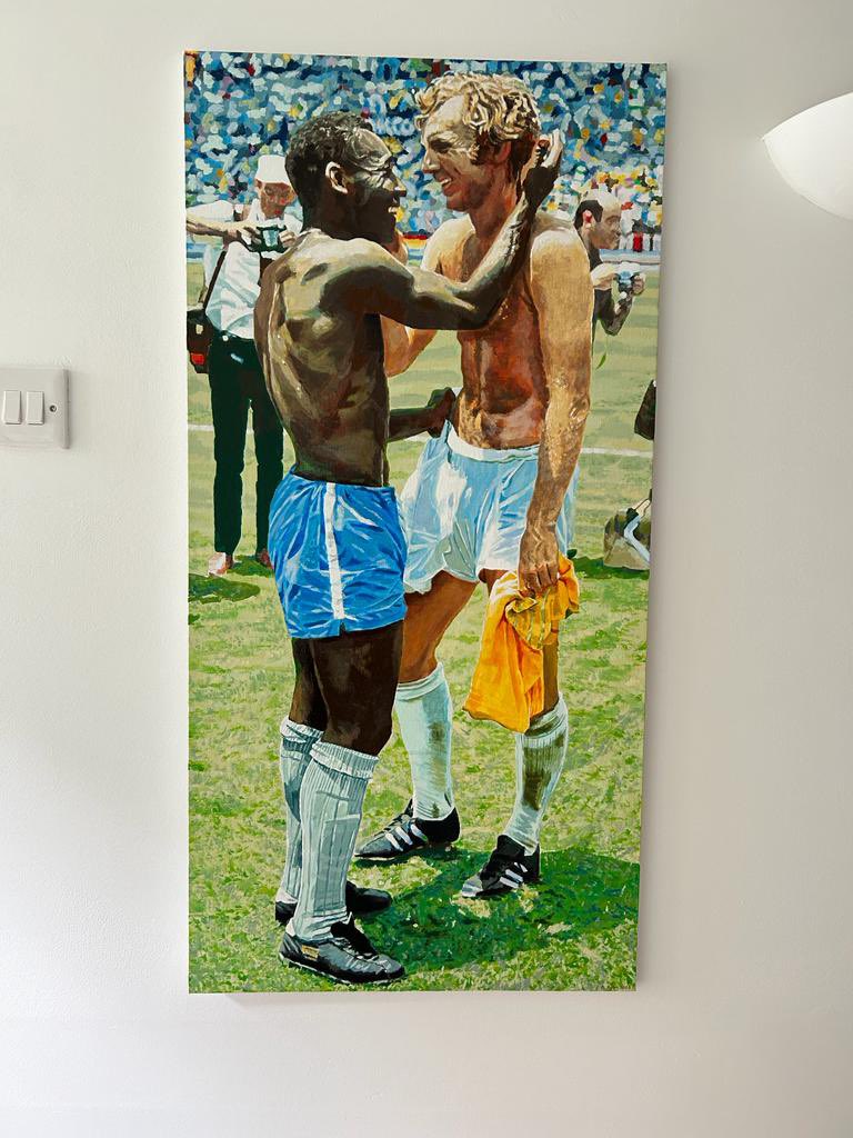 Just finished latest painting of @Pele &   #BobbyMoore 🏴󠁧󠁢󠁥󠁮󠁧󠁿🇧🇷 Iconic image of 2 ⚽️ legends. As usual any likes, comments, follows & RTs appreciated. 🖌️🎨  @WorldCup_Rewind @EnglandMemories @stusfootyflash @6foot2news @WestHamCen40766 @FootballRemind @FootballThen @FootballArchive