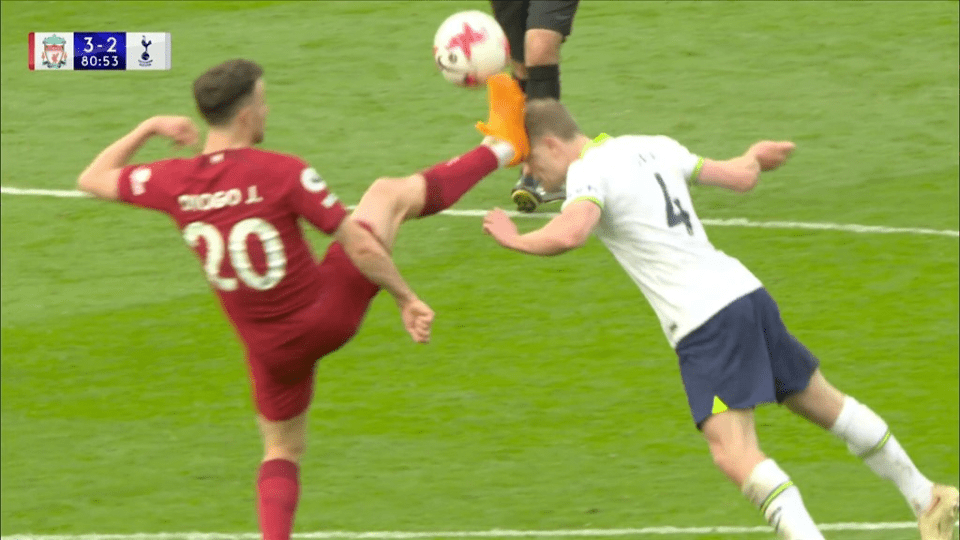 Sky pundits “Jota should had a red card as it’s dangerous play”

Sky pundits “quite right Haaland doesn’t get red card as he has eyes on the ball”

Make it make sense 

#LIVTOT