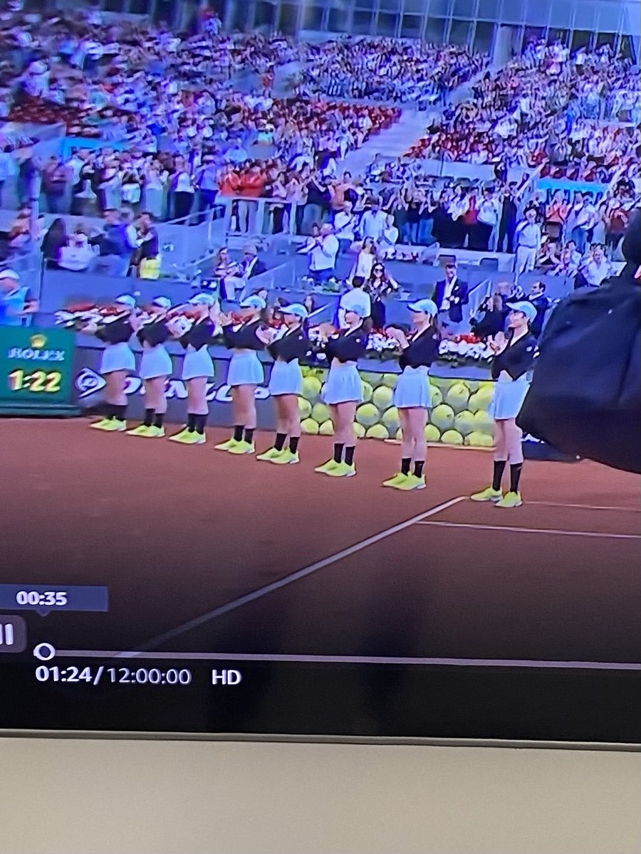 GlastobabeParks's tweet photo. Here we go again. Objectifying young girls with ponytails. Just outrageous! Who the hell is in charge of this tennis tournament and thinks this is acceptable 🤬 #MadridOpen #tennis #WTA #WTAMadrid #DoBetter ⁦@MutuaMadridOpen⁩ https://t.co/gajBAYeM7j