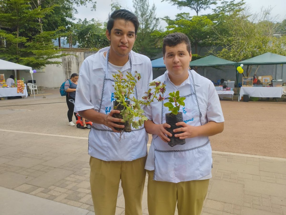 CrodriguezSV's tweet photo. #NewGenerationFest🎷🌱 niños, jóvenes y familia en general gracias por su asistencia 🙌🏼 https://t.co/texVcBJpjG