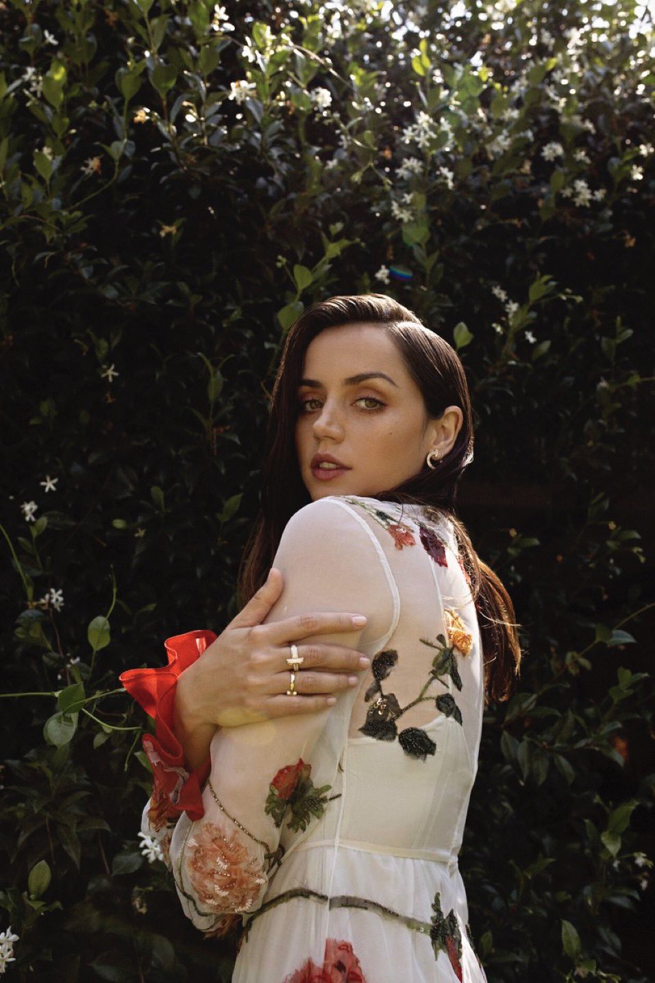 Happy birthday to Academy Award nominee,  Ana de Armas 
