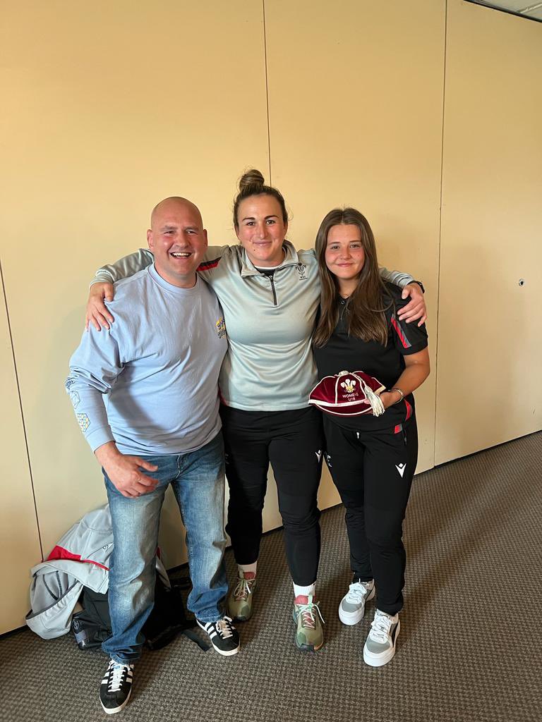 EricaMorgan676's tweet photo. What a proud sister and auntie I am this evening…. @AbiMeyrick I think your dad is a happy man 😃 #walesu18womensrugby https://t.co/YLKFAURRcl