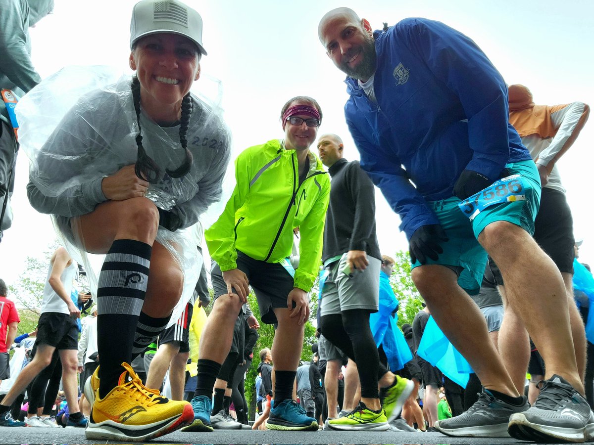 runSue19's tweet image. How it started and how it ended. Lots of rain by mile 3, but always a fun time with #teamultra teammates! Broad Street 10 ✔️

#loveyourrun #keepittight #ultrajoy #IBXRun10 #mmathlete #bibravepro #itsonlyworthitifyouenjoyit