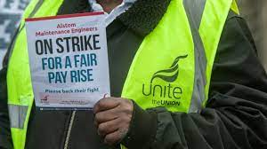 WistfulCass's tweet image. Mark Harper doesn't understand #RMT have been on strike for nearly ONE YEAR

Public now know they're not only fighting for proper pay rise, but to STOP #RailService cuts: CLOSING ALL ticket offices, cutting guards &amp;amp; conductors; VITAL for safety esp' of older people 😠

#BBCLauraK