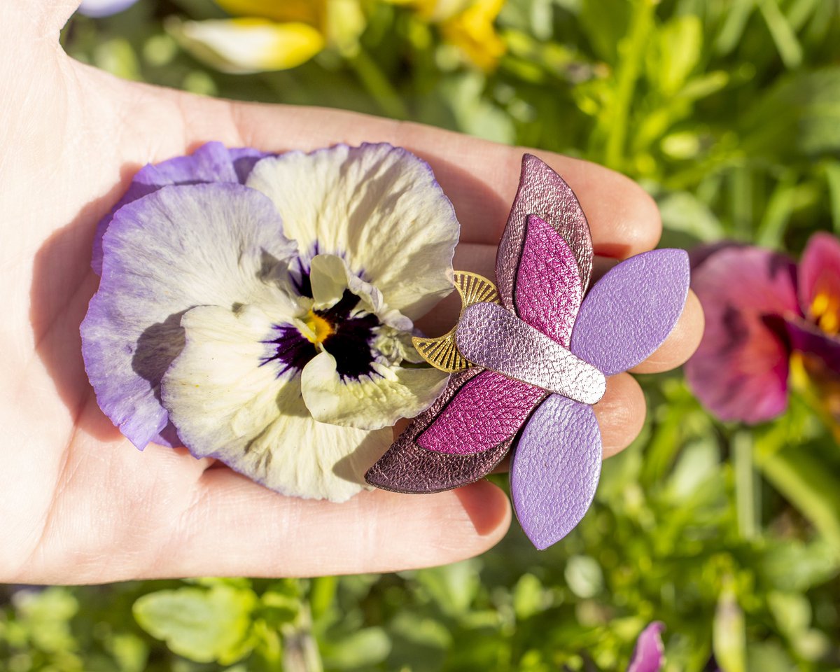 chenohastudio's tweet photo. La broche papillon https://t.co/fN5ZnFH2iz