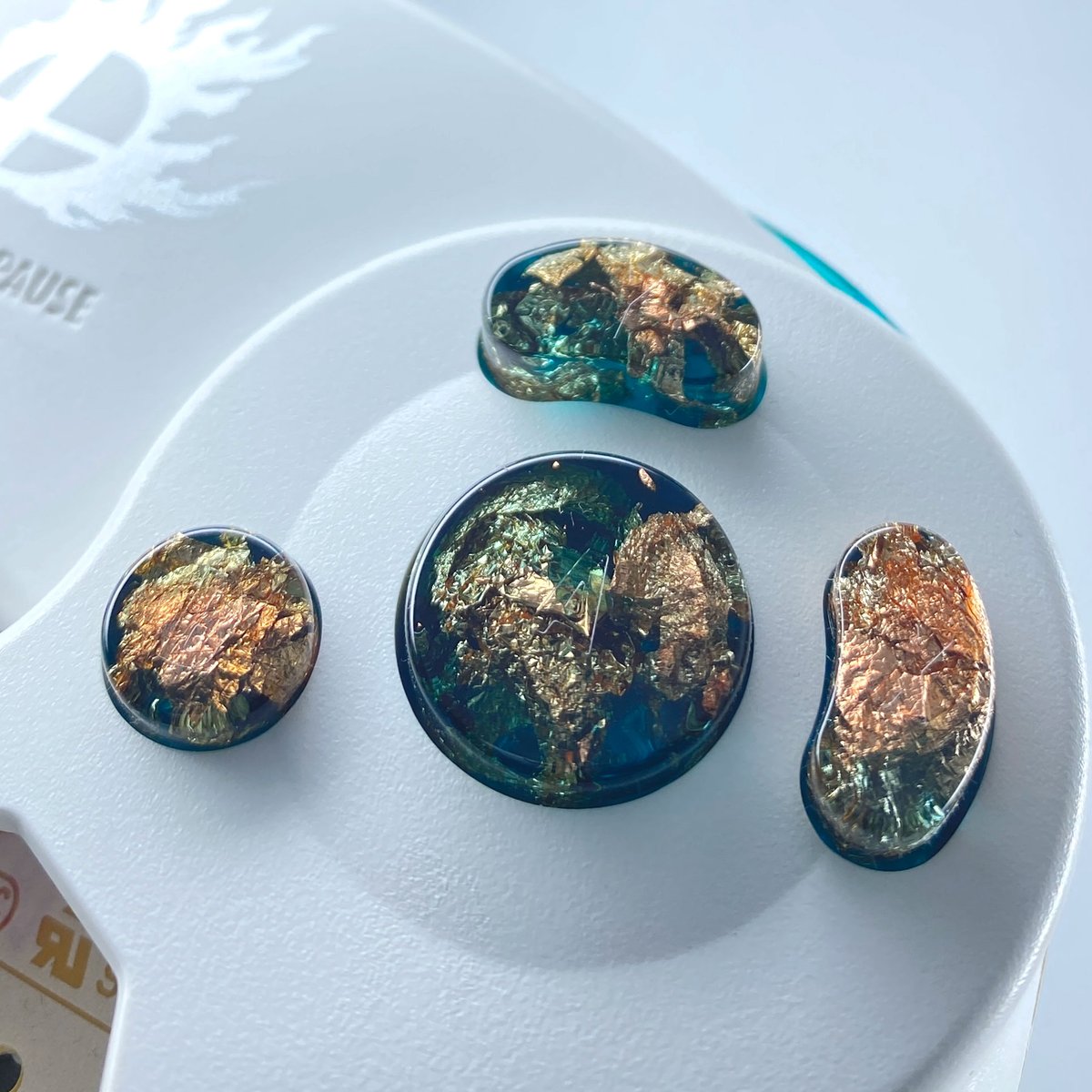 I just stocked some new foil sets over on my shop. :)