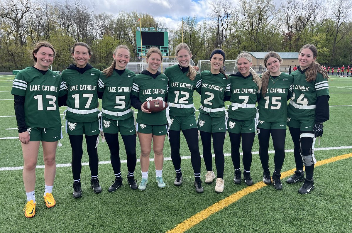 Brugh_Crew's tweet photo. Great first round win today❕Round 2 is tomorrow 6:30 @ JTO❕Thanks @LCHSPrez  for the support today and thanks to boosters for the new shirts designed by @giamazzolini ❕ https://t.co/YMIEt2LSGL