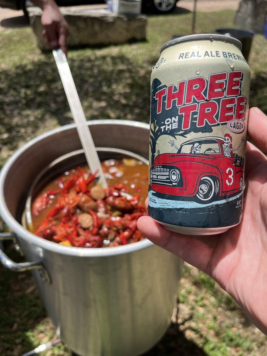 Three on the Tree: named for a throwback to simpler times, and designed for throwing one back during simple times. Smooth and easy as a weekend drive, this crisp rice lager will wash away all your worries. Pairs with flavorful foods like a spicy boiling pot or backyard smoker🍺