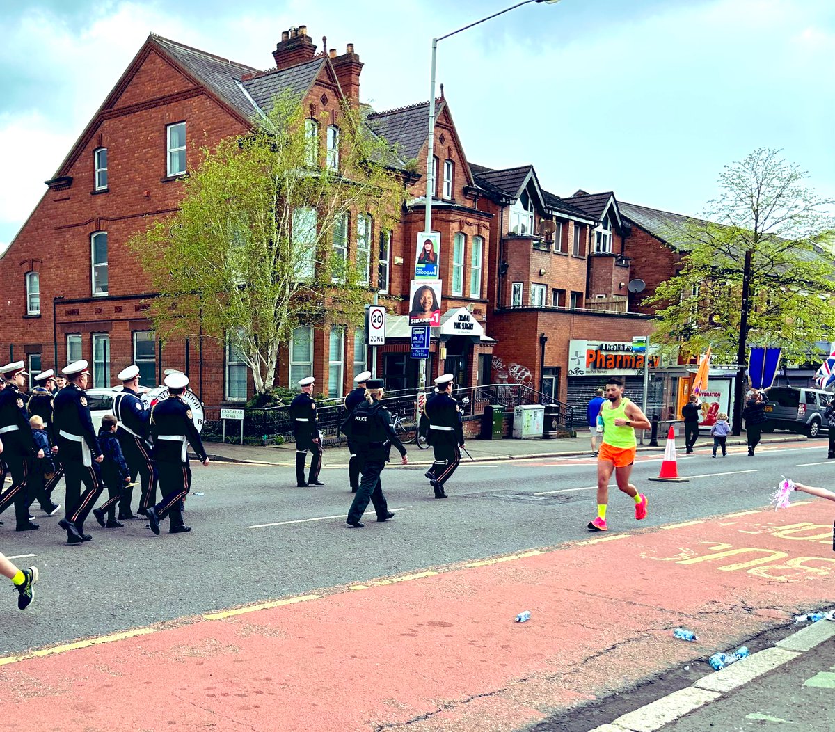 brendanbelfast's tweet image. Old Belfast meets new at the marathon today. The Orange Order parade was not a big hit today. @marathonbcm