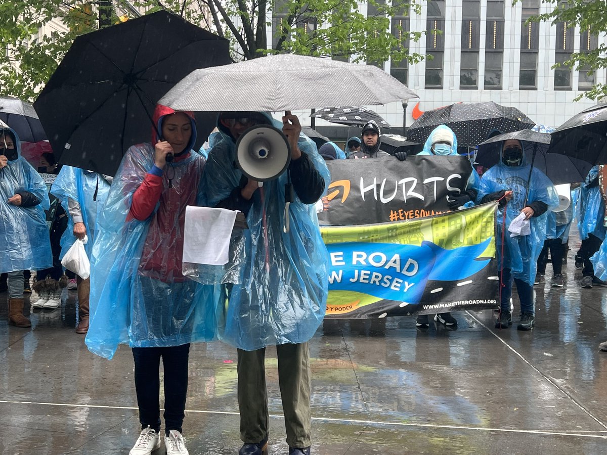 ForTheManyNJ's tweet photo. Members of @ForTheManyNJ: teachers, parents, workers &amp; racial justice advocates are at the @CityofNewarkNJ Financial District to call on @GovMurphy to STOP the tax cut for wealthy corporations. 

#FundOurNJ #FundOurFamiliesTaxAmazon https://t.co/LcpqTHiMYG